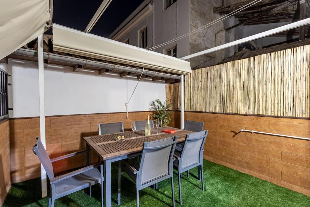 Apartamento Con Terraza A 4 Minutos De La Catedral Granada Exterior foto