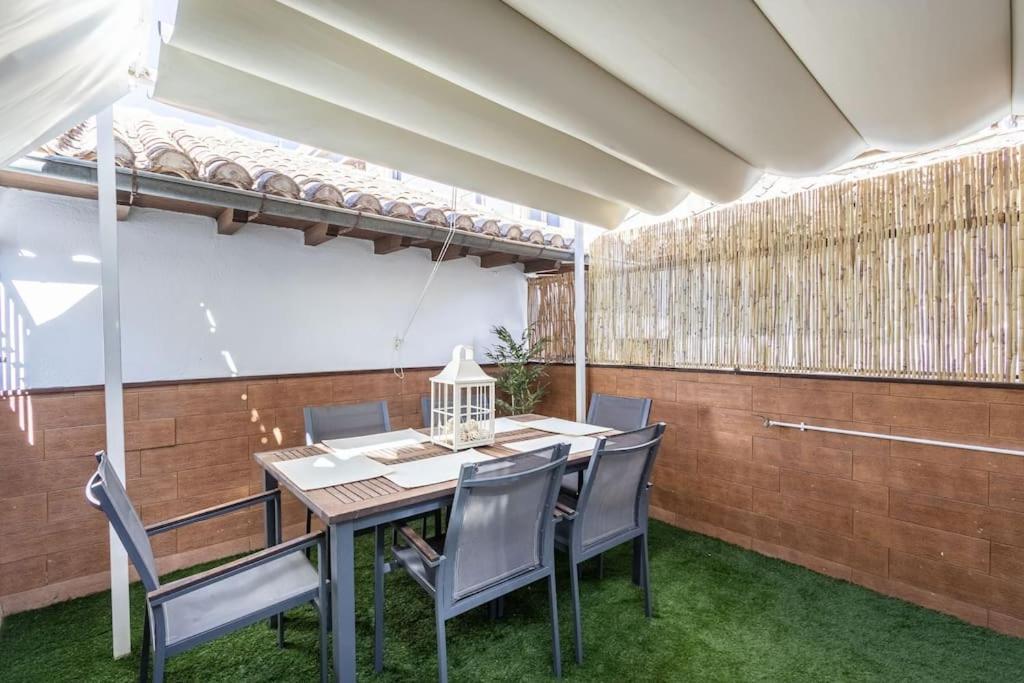 Apartamento Con Terraza A 4 Minutos De La Catedral Granada Exterior foto