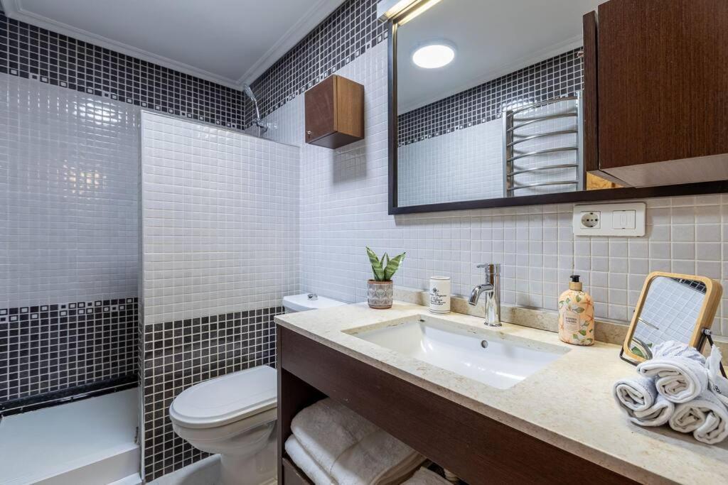 Apartamento Con Terraza A 4 Minutos De La Catedral Granada Exterior foto
